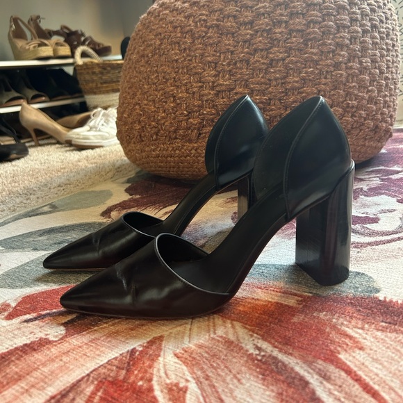 VINCE Prim Leather Pump with stacked heel - Picture 14 of 15
